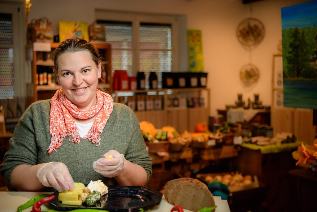 Caroline die Inhaberin der Greißlerei Rasch